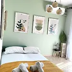 La Vie Est Belle
