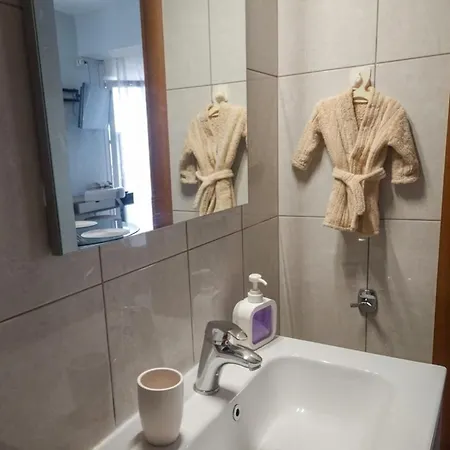 La Vie Est Belle Apartmán *